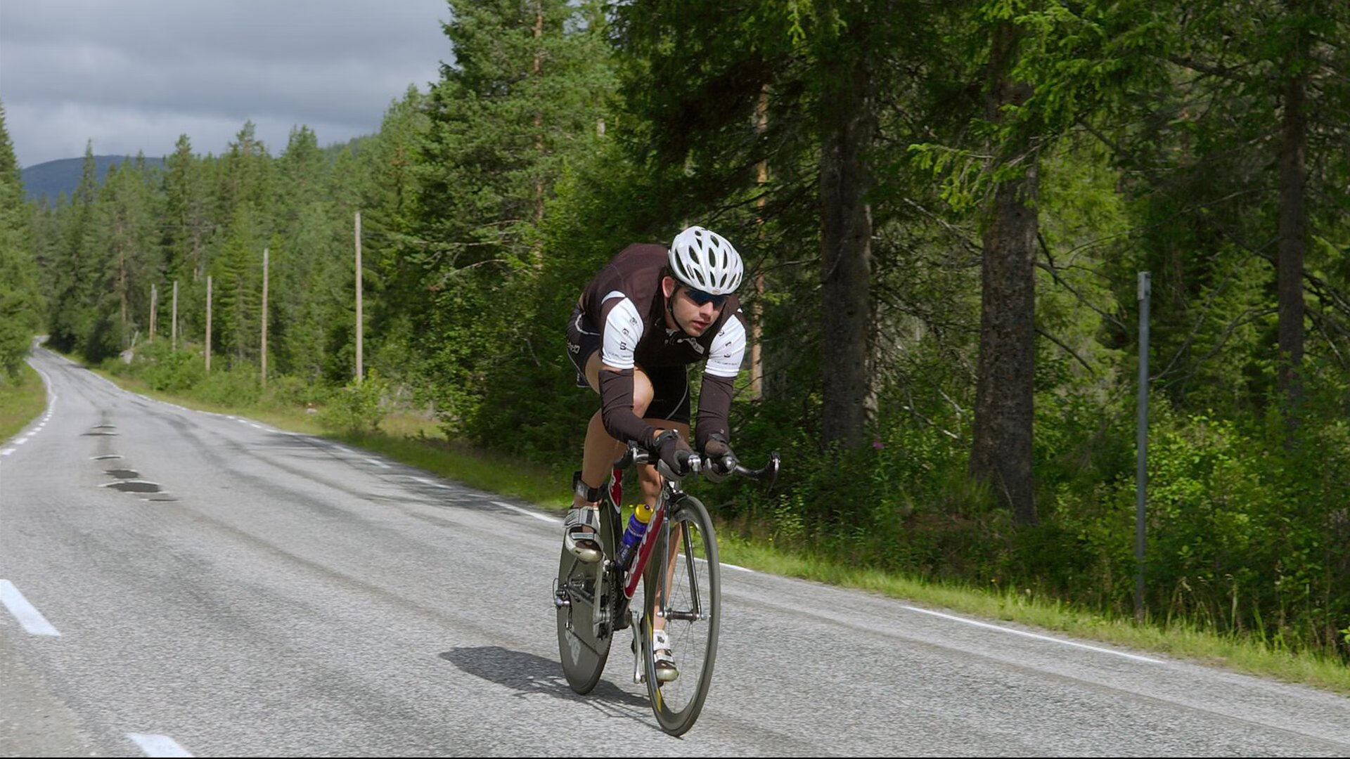 特色篮球赛事在国际舞台上异彩纷呈，展现中国力量，篮球特色展示
